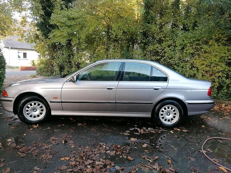 Gebraucht BMW 520 150 PS (110 kW) 1997 Silber Limousine