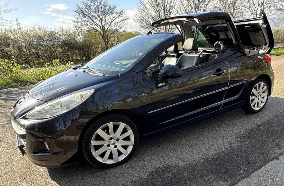 Gebraucht Peugeot 207 Platinum 156 PS (114 kW) 2011 Schwarz Cabrio