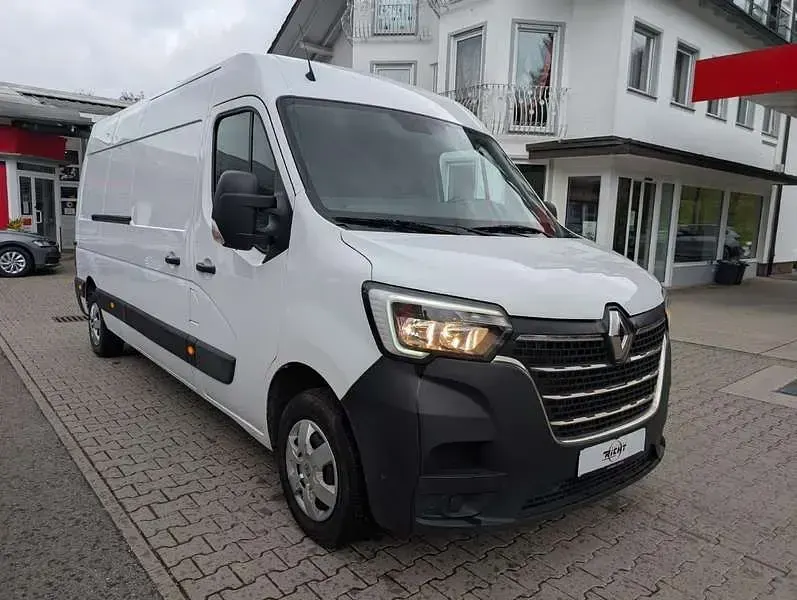 Używany Renault Master 135 KM (99 kW) 2022 Biały Minivan
