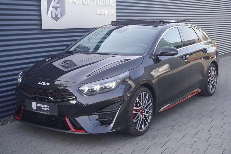 Gebraucht Kia ProCeed GT 204 PS (150 kW) 2024 Schwarz (zilinaschwarz metallic) Kombi