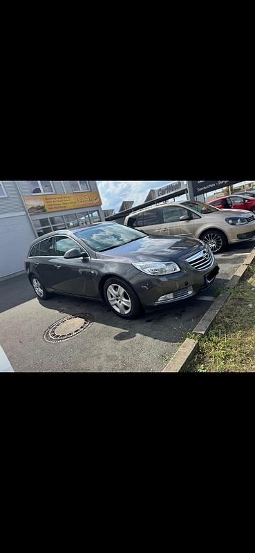 Gebraucht Opel Insignia 131 PS (96 kW) 2011 Grau Kombi