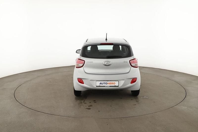 Gebraucht Hyundai i10 Basis 67 PS (49 kW) 2016 Grau Kleinwagen