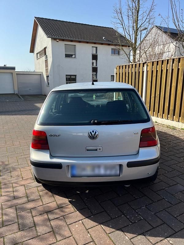 Gebraucht VW Golf IV 75 PS (55 kW) 2002 Silber Kleinwagen