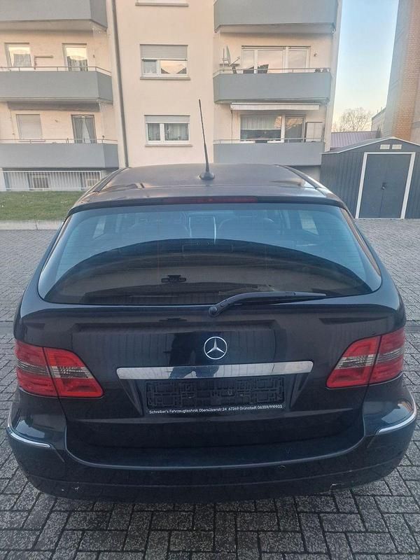Gebraucht Mercedes B200 140 PS (102 kW) 2007 Schwarz Van / Kleinbus