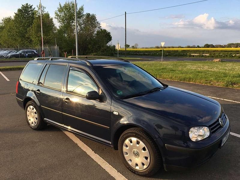 Blau Gebraucht 2001 VW Golf IV Kombi | 1.999 € (Teuer) - Bild 1/4