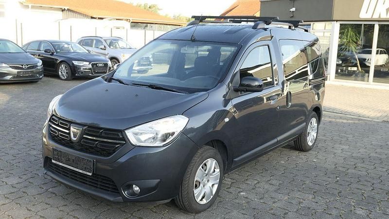 Grau Gebraucht 2020 Dacia Dokker Comfort Van | 5.890 € (Superpreis) - Bild 1/4