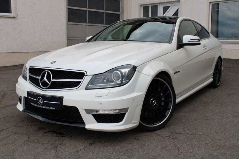 Diamantweiß bright Gebraucht 2014 Mercedes C63 AMG AMG Coupé | 34.890 € (Superpreis) - Bild 1/4
