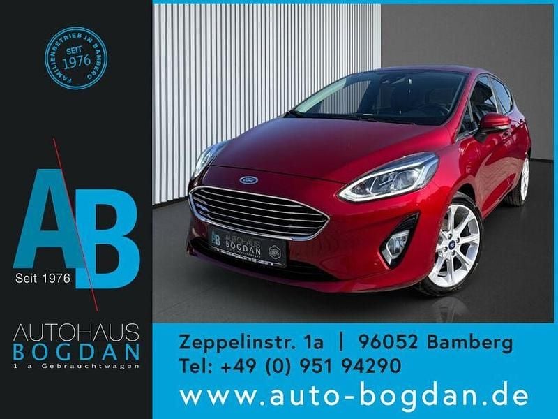 Gebraucht Ford Fiesta Titanium 101 PS (74 kW) 2018 Ruby rot (metallic) Kleinwagen