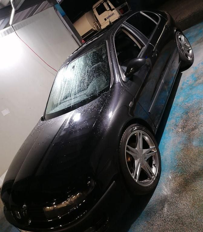 Schwarz Gebraucht 2003 Seat Leon Sport Limousine | 1.100 € (Superpreis) - Bild 1/4