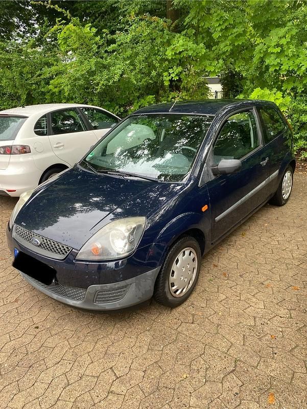 Gebraucht Ford Fiesta 60 PS (44 kW) 2006 Blau Kleinwagen