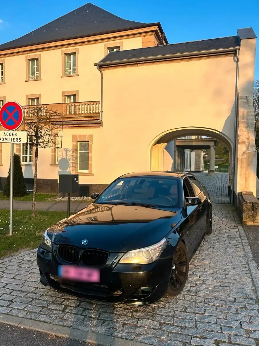 Gebraucht BMW 525 197 PS (144 kW) 2009 Schwarz Limousine