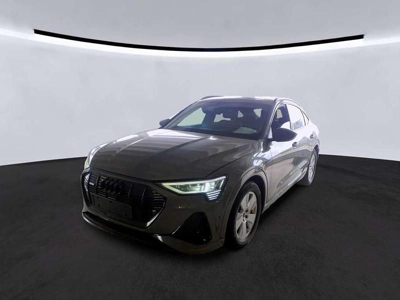 Chronosgrau metallic Gebraucht 2022 Audi e-tron Sportback Black Edition SUV | 36.905 € (Fairer Preis) - Bild 1/2