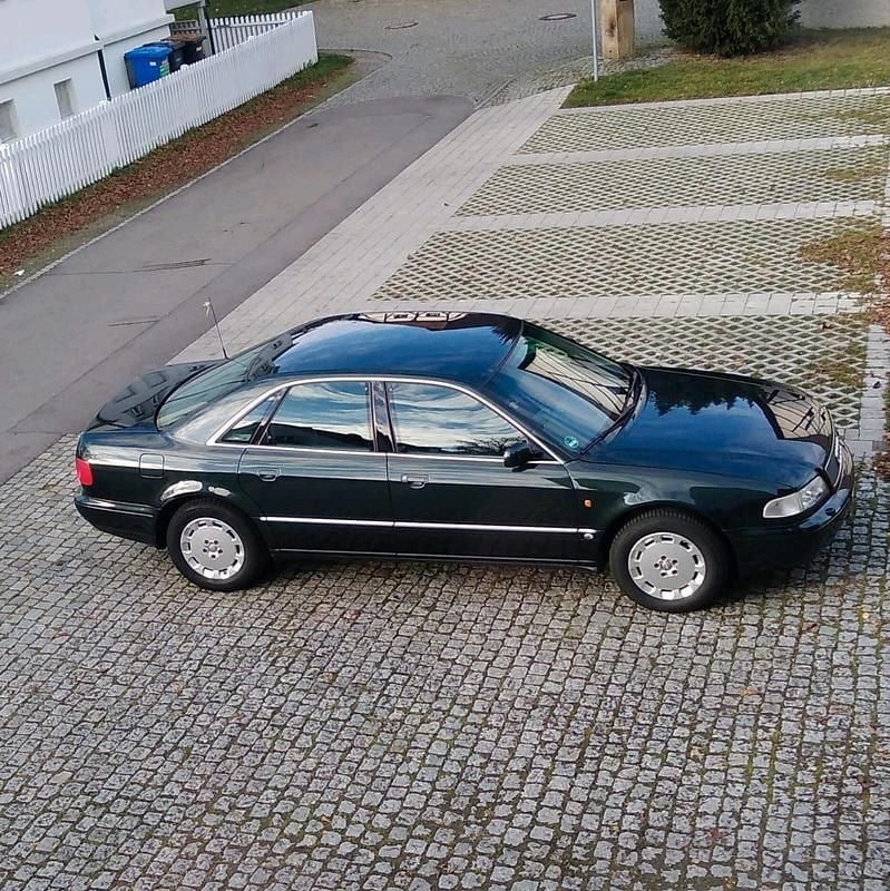 Usata Audi A8 193 CV (141 kW) 1997 Verde Berlina