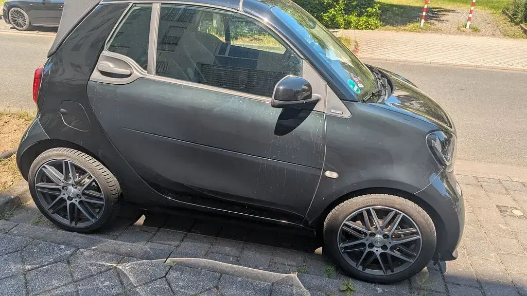 Używany Smart ForTwo Cabrio Brabus 109 KM (80 kW) 2016 Czarny Kabriolet