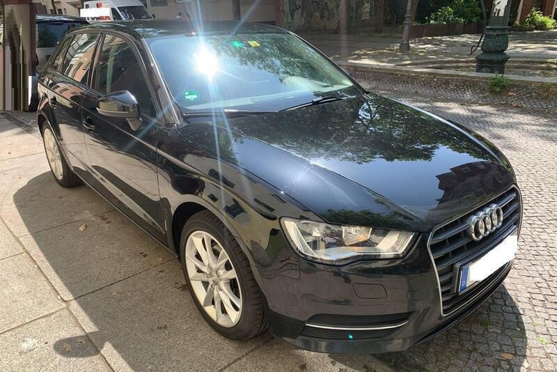 Schwarz Gebraucht 2015 Audi A3 Sportback Attraction Limousine | 5.999 € (Superpreis) - Bild 1/4