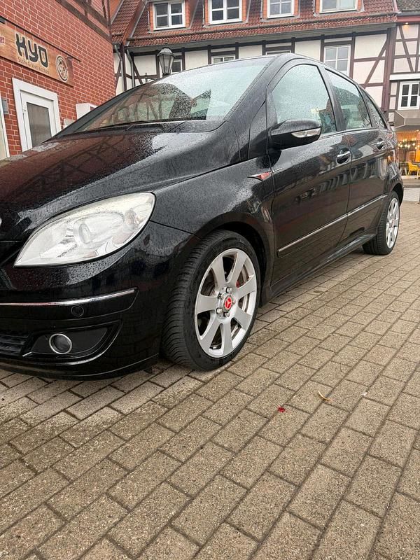 Gebraucht Mercedes B180 109 PS (80 kW) 2006 Schwarz Van / Kleinbus