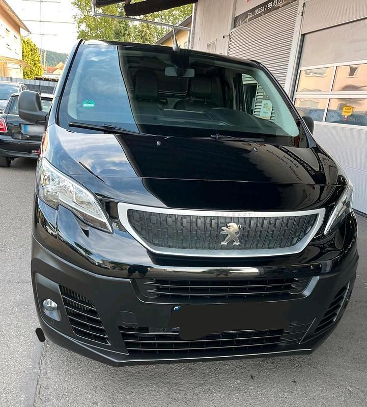 Gebraucht Peugeot Expert 122 PS (89 kW) 2021 Schwarz Van
