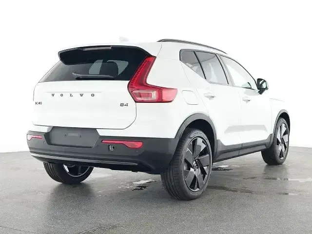 Gebraucht Volvo XC40 Plus 197 PS (144 kW) 2025 Weiß SUV