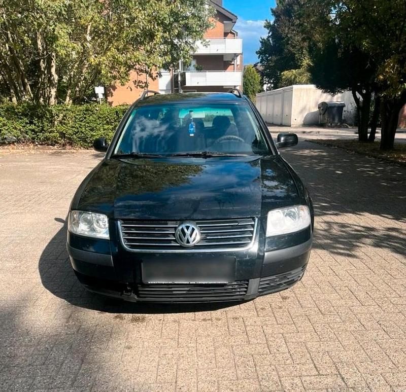 Schwarz Gebraucht 2003 VW Passat Kombi | 750 € (Superpreis) - Bild 1/4