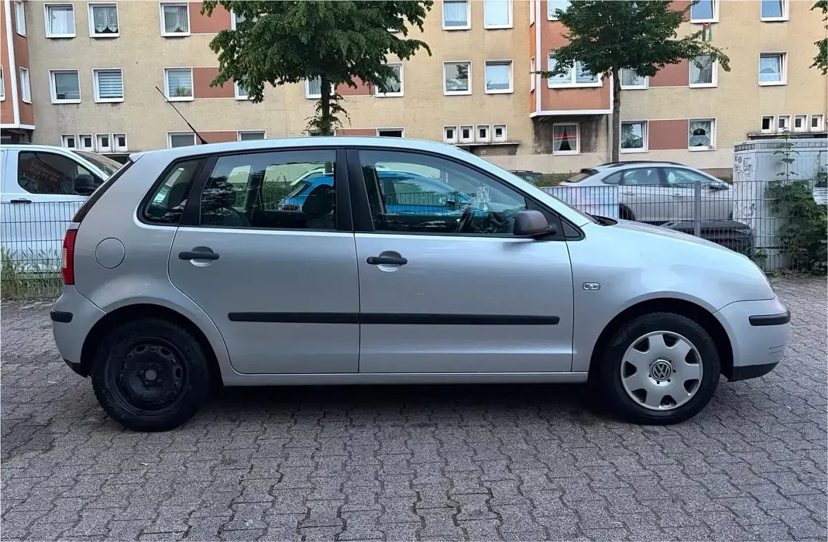 Gebraucht VW Polo 64 PS (47 kW) 2003 Silber Kleinwagen