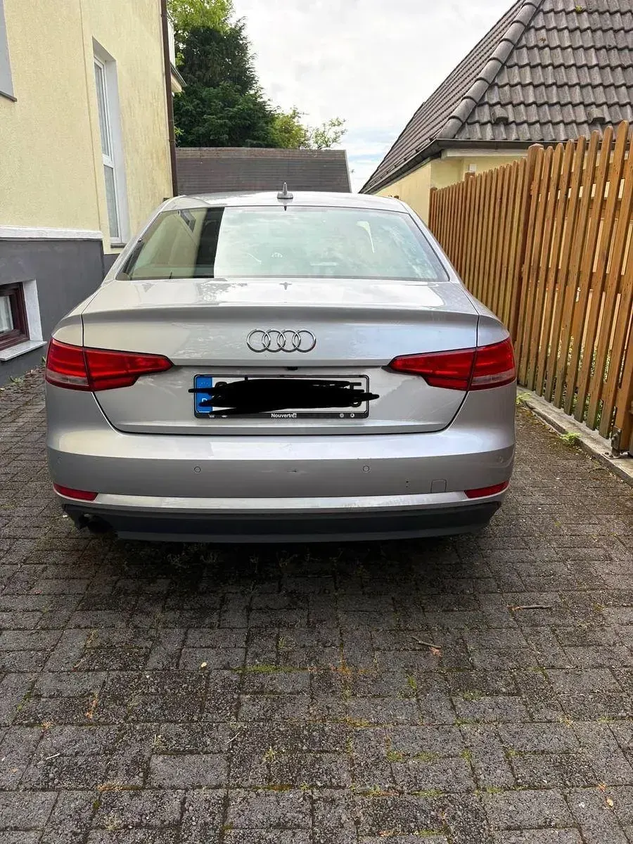 Gebraucht Audi A4 150 PS (110 kW) 2016 Grau Limousine