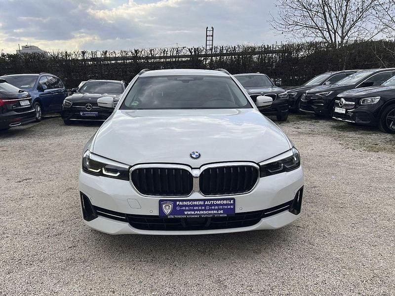 Gebraucht BMW 520 Shadowline 190 PS (139 kW) 2022 Alpinweiss iii Kombi