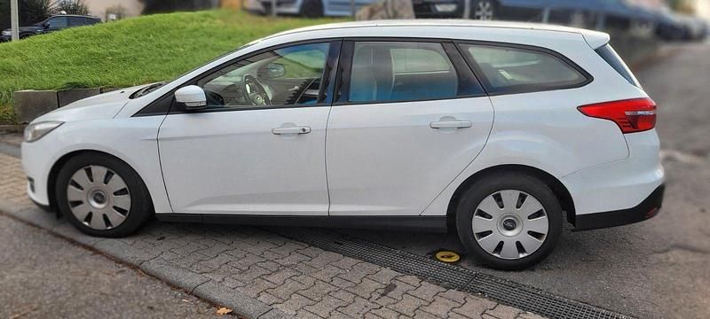 Gebraucht Ford Focus Business Edition 125 PS (91 kW) 2017 Weiß Kombi