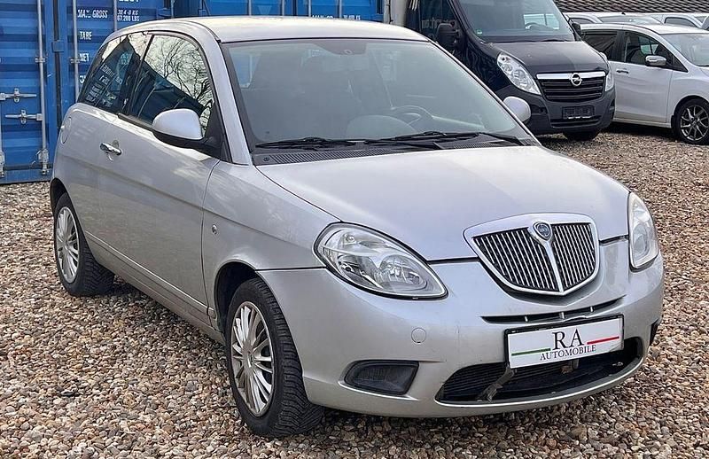 Gebraucht Lancia Ypsilon 75 PS (55 kW) 2011 Kleinwagen
