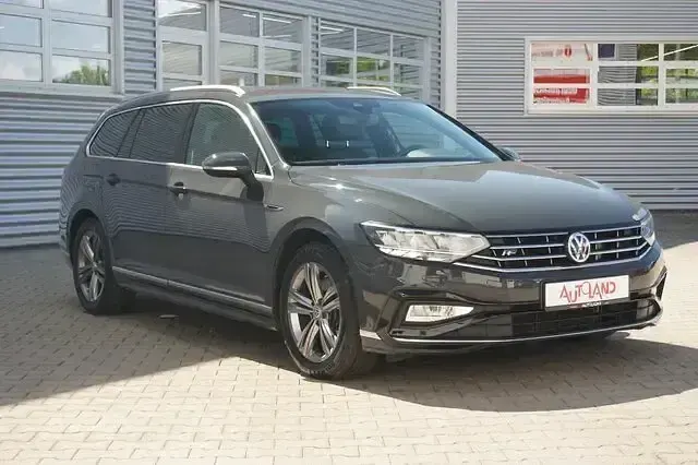Gebraucht VW Passat R-line 150 PS (110 kW) 2020 Uranograu Kombi