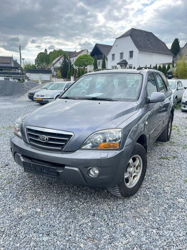 Grau Gebraucht 2007 Kia Sorento SUV | 3.900 € (Etwas zu teuer) - Bild 1/4