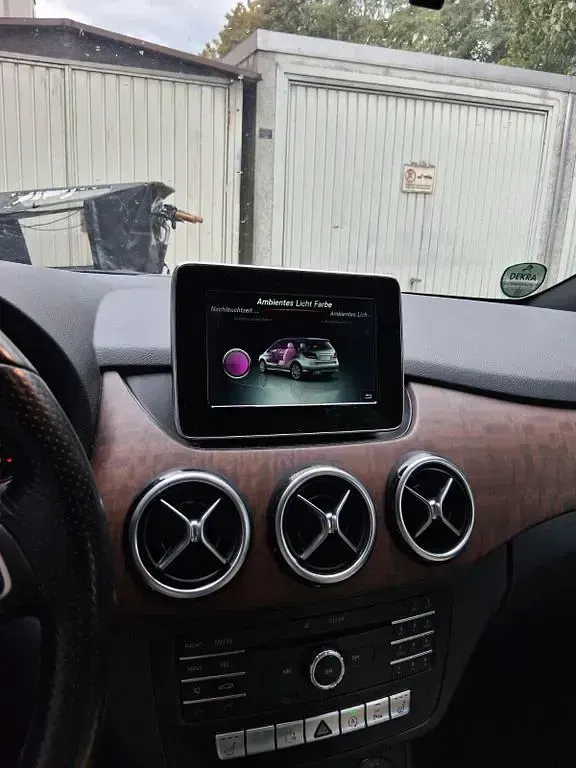 Gebraucht Mercedes B200 Style 136 PS (100 kW) 2014 Braun Kleinwagen