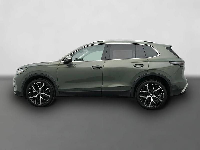 Gebraucht VW Tiguan Elegance 193 PS (141 kW) 2024 Grün SUV