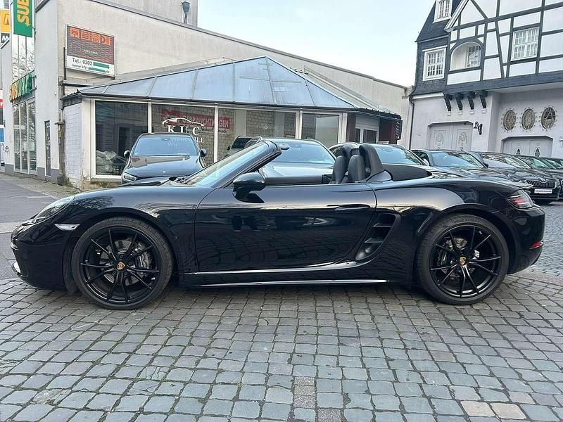 Gebraucht Porsche 718 Boxster 299 PS (219 kW) 2018 Tiefschwarzmetallic Cabrio