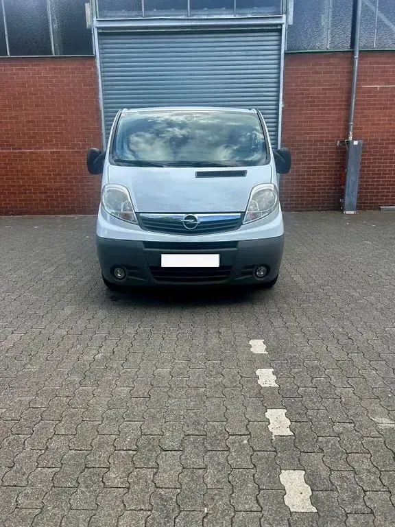 Używany Opel Vivaro 116 KM (85 kW) 2014 Biały Minivan