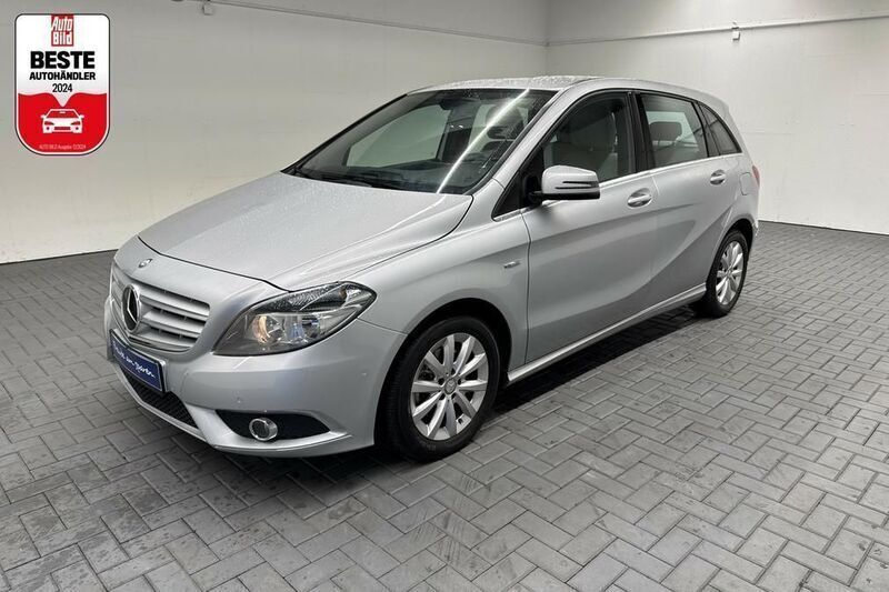 Silber (polarsilbermet.) Gebraucht 2012 Mercedes B200 Van / Kleinbus | 13.980 € (Etwas zu teuer) - Bild 1/4