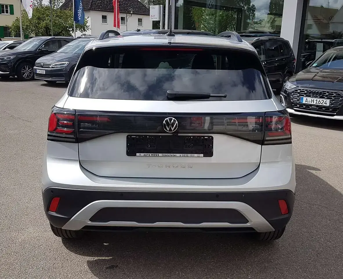 Gebraucht VW T-Cross Life 116 PS (85 kW) 2025 Reflexsilber metallic SUV