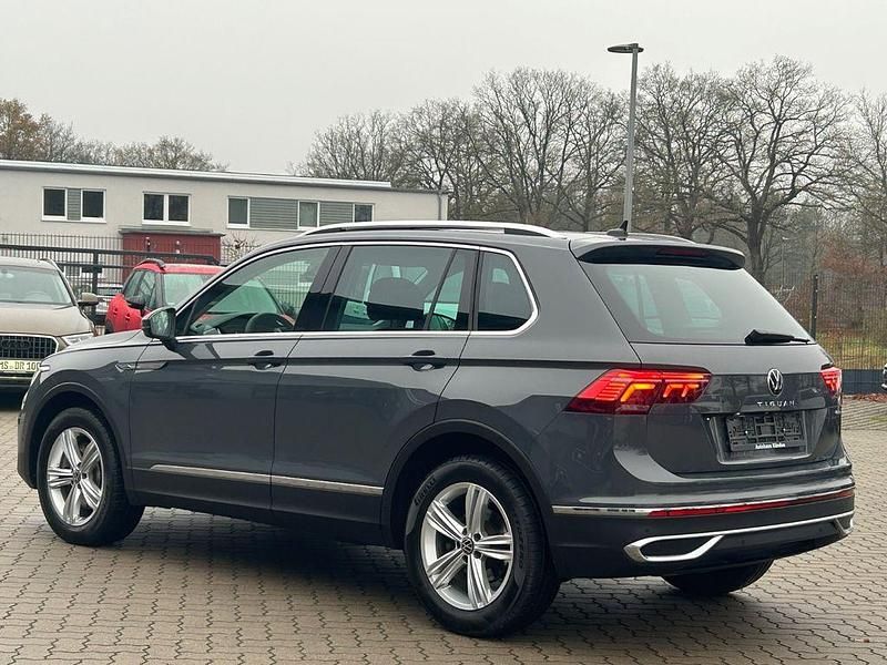 Gebraucht VW Tiguan Elegance 190 PS (139 kW) 2023 Grau SUV