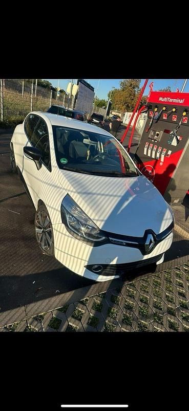 Weiß Gebraucht 2014 Renault Clio IV Dynamique Kleinwagen | 8.400 € (Fairer Preis) - Bild 1/4