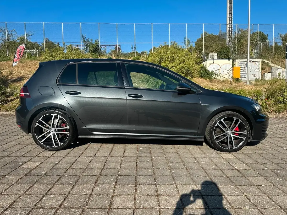 Gebraucht VW Golf VII Sportline 184 PS (135 kW) 2014 Grau Kleinwagen