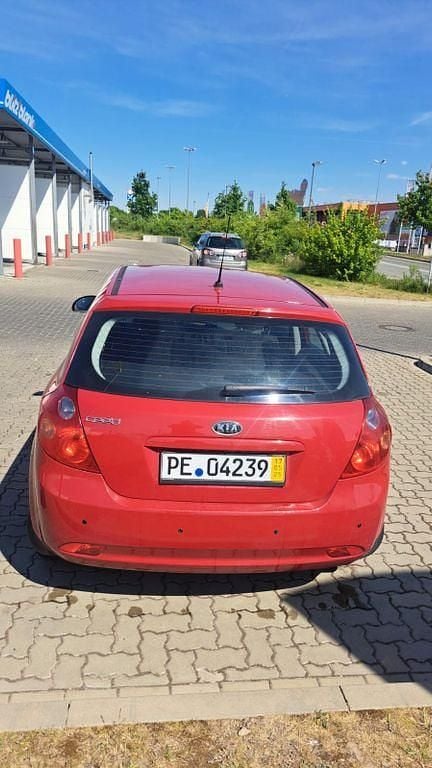 Rot Gebraucht 2007 Kia Ceed EX Kombi | 2.200 € (Etwas zu teuer) - Bild 1/4