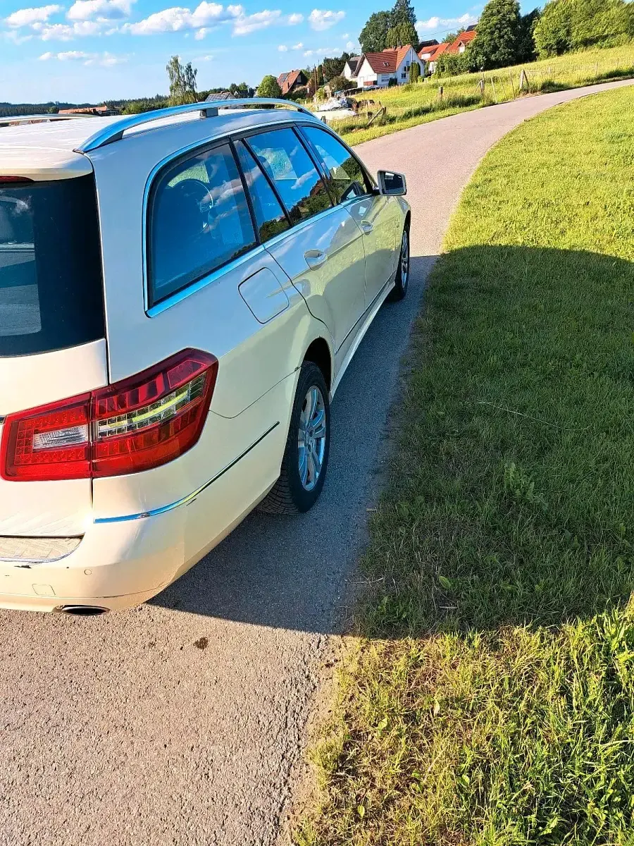 Gebraucht Mercedes E300 231 PS (169 kW) 2011 Gelb Kombi