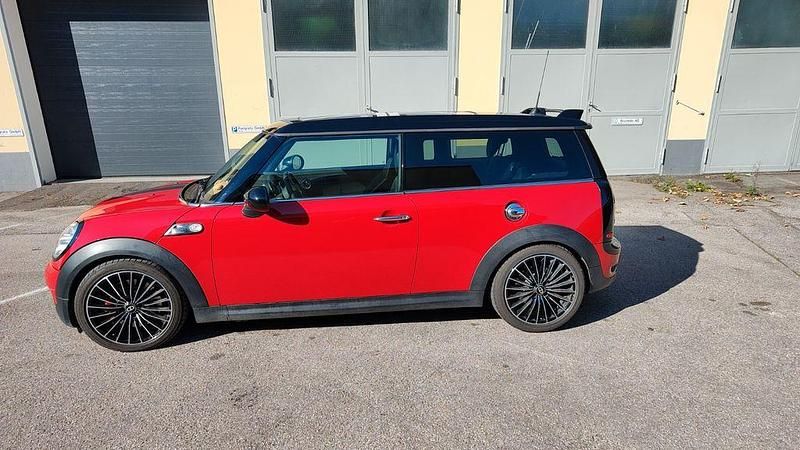 Rot Gebraucht 2008 Mini John Cooper Works Clubman Kombi | 17.500 € - Bild 1/4