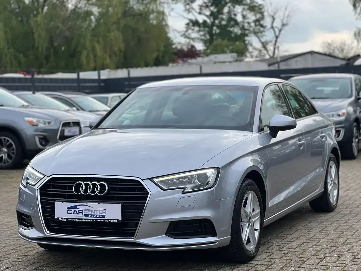 Usado Audi A3 Basis 150 HP (110 kW) 2020 Prateado Sedan