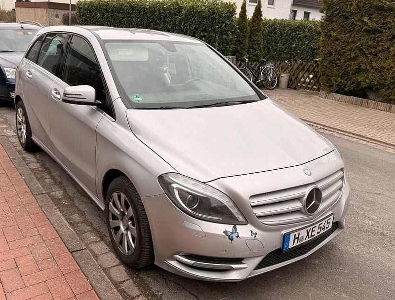 Gebraucht Mercedes B180 109 PS (80 kW) 2013 Silber Van / Kleinbus