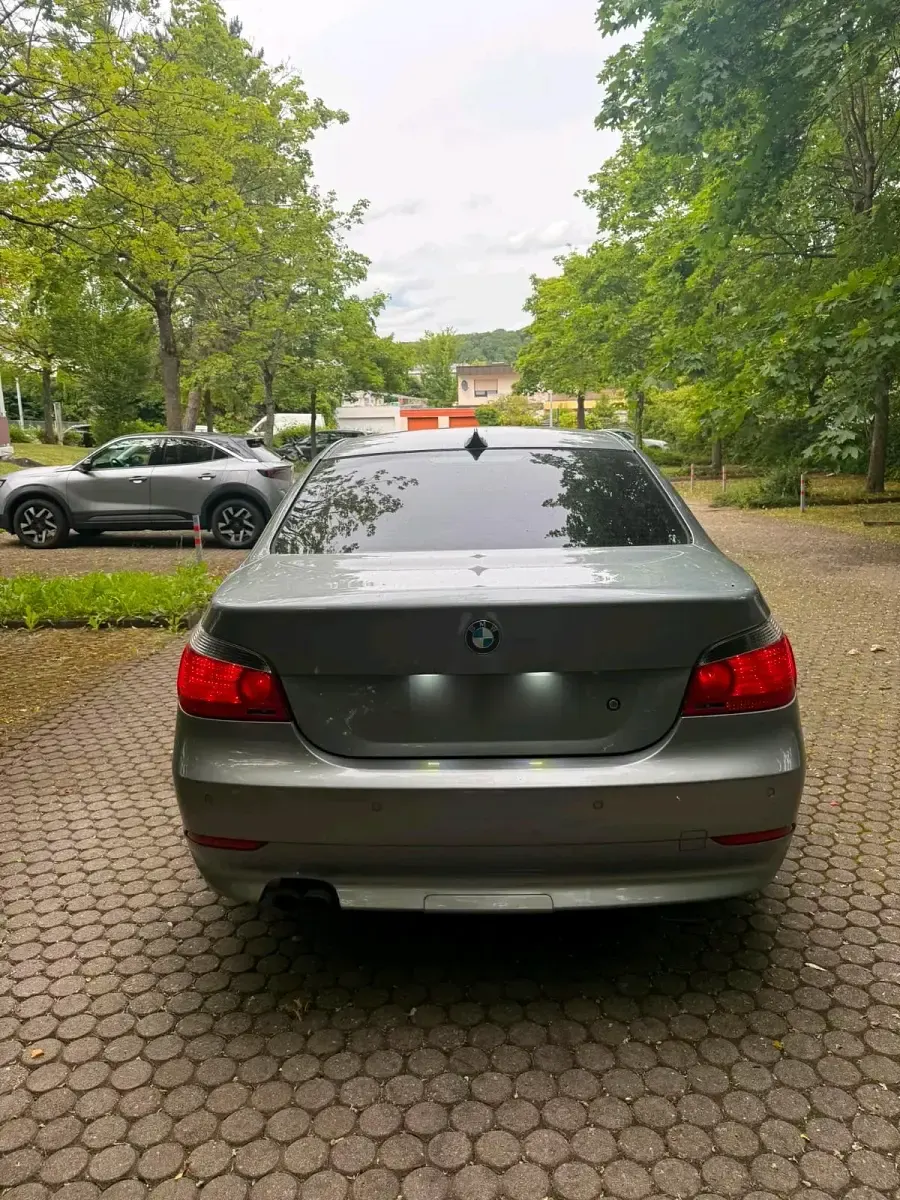 Gebraucht BMW 525 177 PS (130 kW) 2005 Silber Limousine