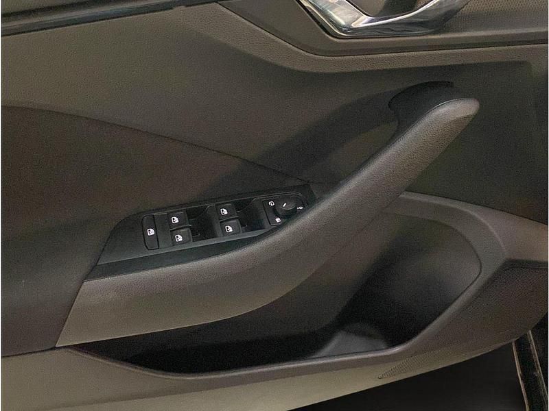 Gebraucht Skoda Scala 116 PS (85 kW) 2025 Schwarz schwarz (metallic) Kleinwagen