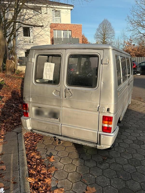 Gebraucht Renault Trafic 120 PS (88 kW) 1997 Silber Van / Kleinbus