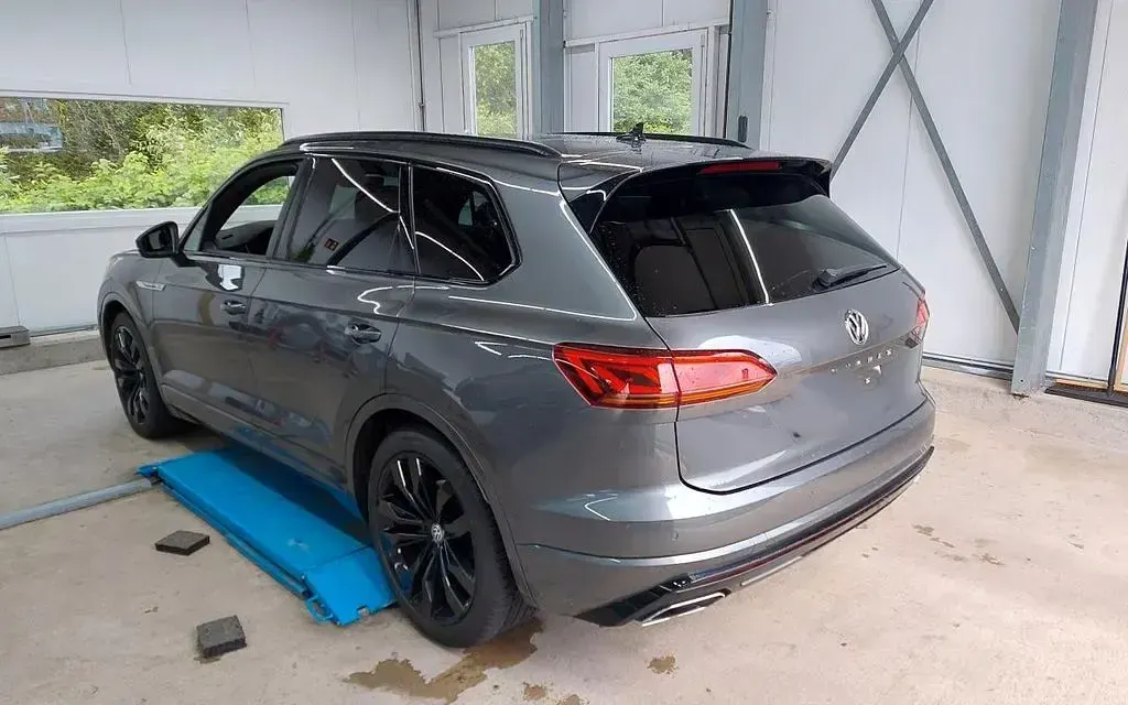 Gebraucht VW Touareg 286 PS (210 kW) 2019 Grau SUV