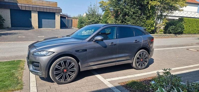 Grau Gebraucht 2019 Jaguar F-Pace R-Sport SUV | 25.999 € (Guter Preis) - Bild 1/4