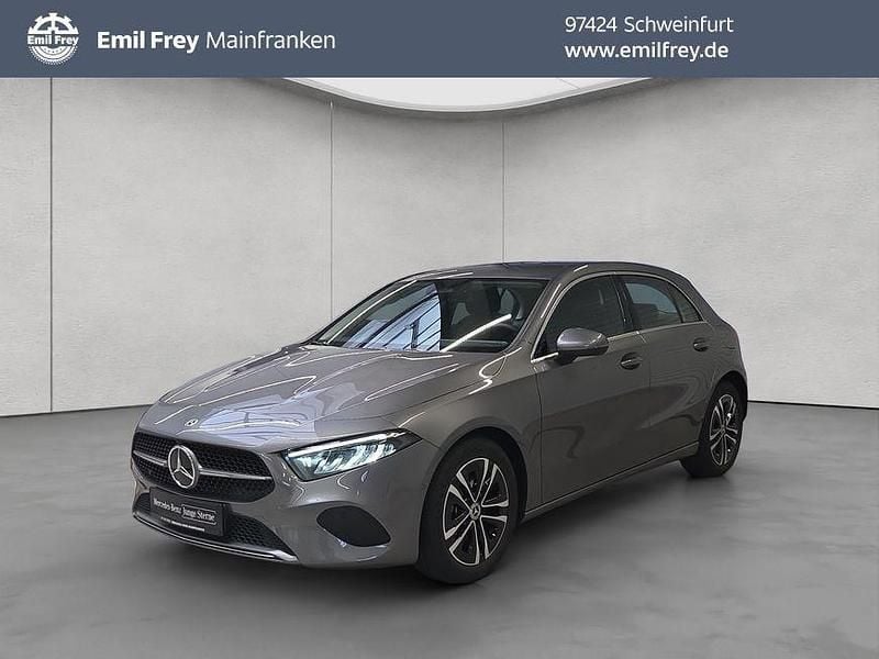 Mountaingrau metallic Gebraucht 2024 Mercedes A180 Advanced Limousine | 27.200 € (Fairer Preis) - Bild 1/4